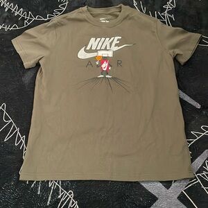 nike tshirt boys large olive